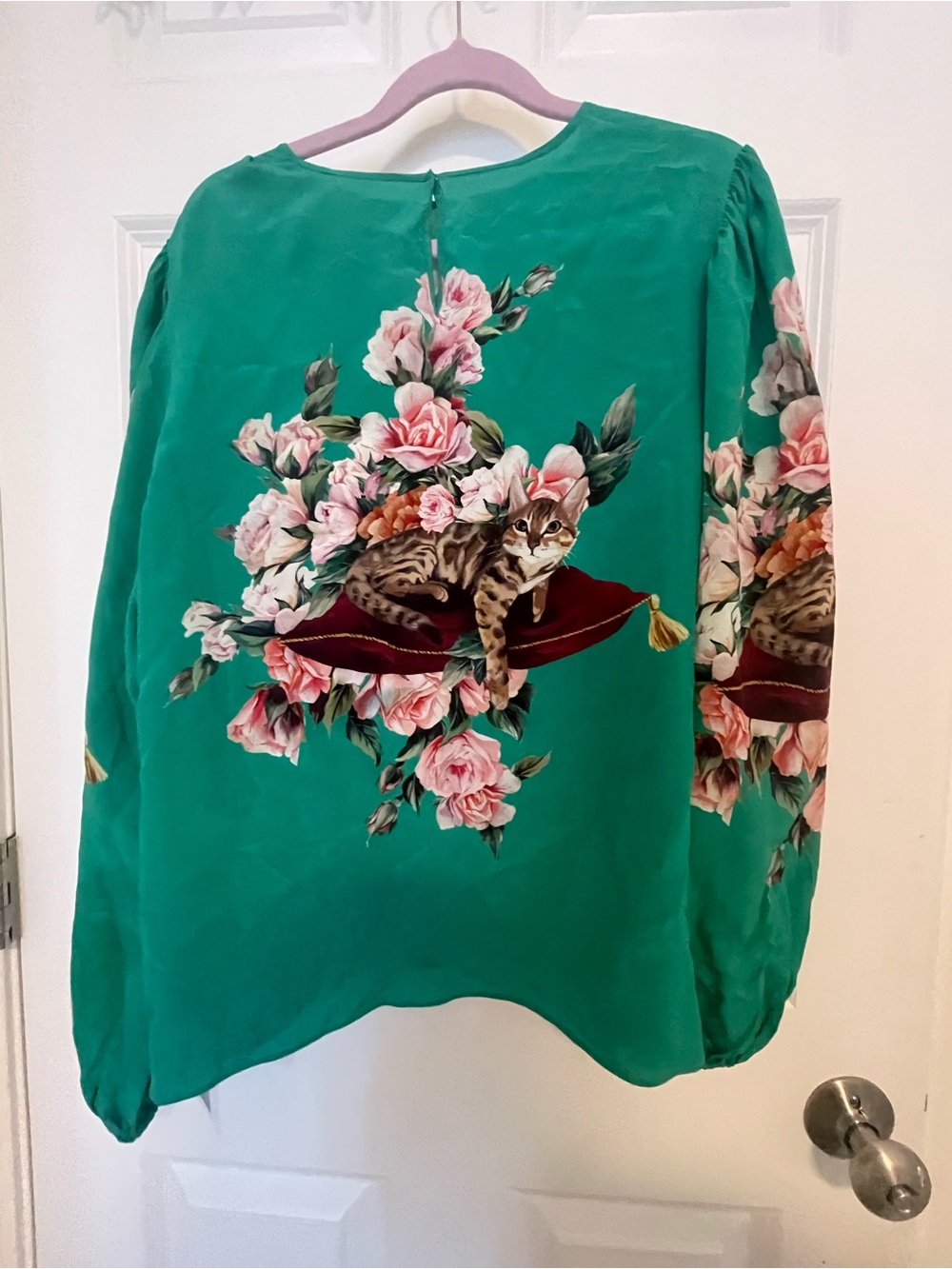 Rare & Iconic Dolce & Gabbana Green Silk "Bengal Cat & Peonies" Blouse - Picture 3 of 10